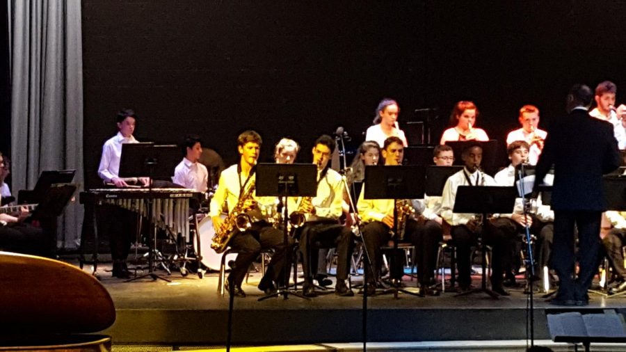 The jazz band performs their pieces for the audience of this fall’s performance. This band usually plays songs from a number of styles, ranging from laid back swing to upbeat funk charts.