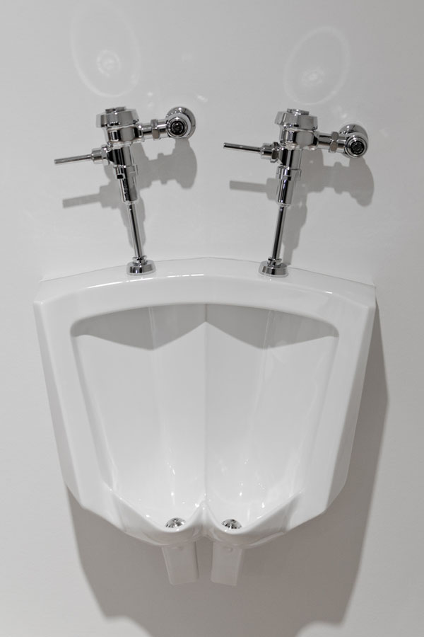 Nobody would want to share a urinal, but the lack of dividers creates comparable concern. Only one in HB’s five urinals have a divider to ease with bathroom processes- a major issue for some. “Dividers would definitely be helpful”, said Felix Yang ‘19 given dividers’ low cost and high functionality, their implementation is simply common sense.