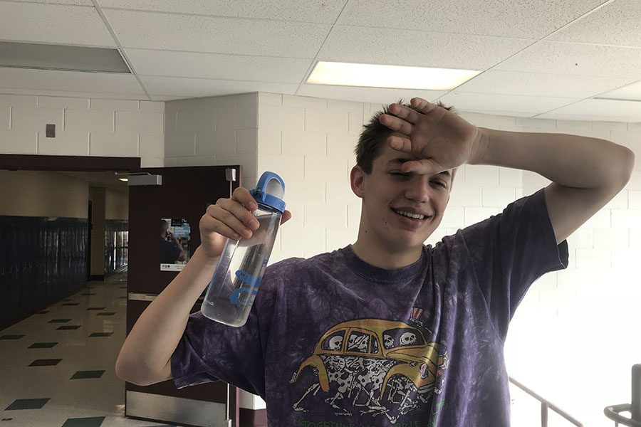 “It’s very difficult to concentrate when it’s hot and humid,” said Mary Martin 20’. HB students, especially those on the third floor, are victim to the intense heat in classrooms and hallways. By staying hydrated and wearing light layers, students attempt to survive the heat. 
