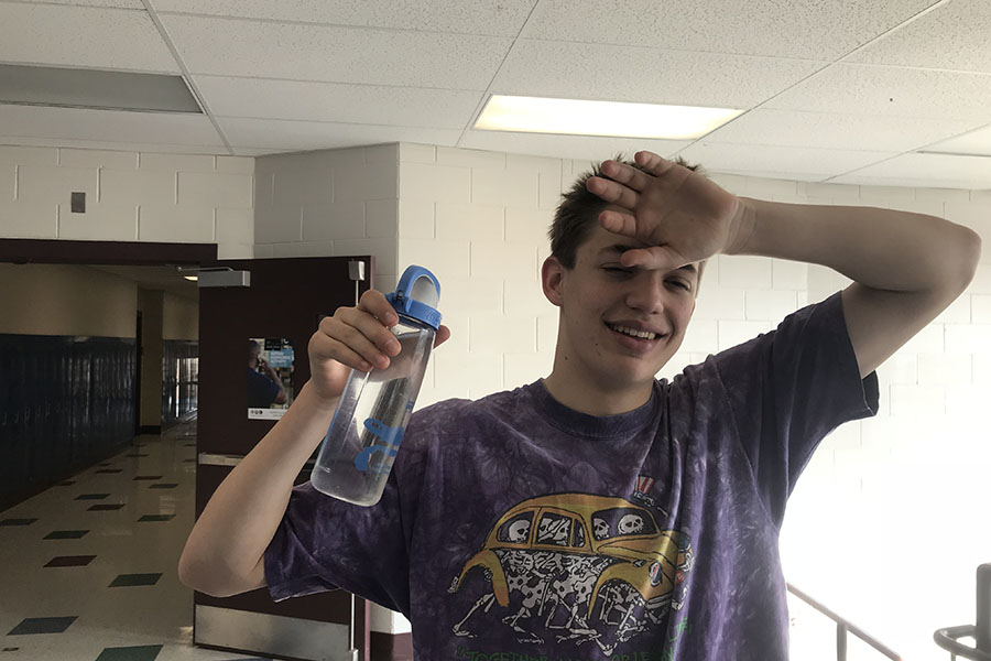 “It’s very difficult to concentrate when it’s hot and humid,” said Mary Martin 20’. HB students, especially those on the third floor, are victim to the intense heat in classrooms and hallways. By staying hydrated and wearing light layers, students attempt to survive the heat.