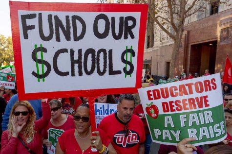 Educators strike amidst Los Angeles Unified School District conflict