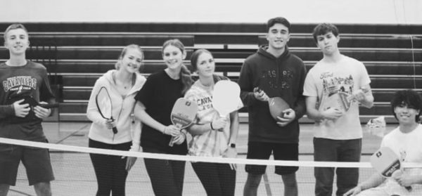 Members of the HBHS Pickleball Club pose for a photo after one of the first meetings. (Image courtesy of Ronan Finnegan)